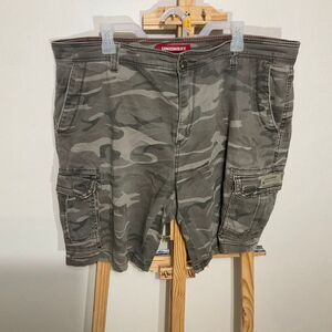 Unionbay camo cargo shorts classic fit size 40